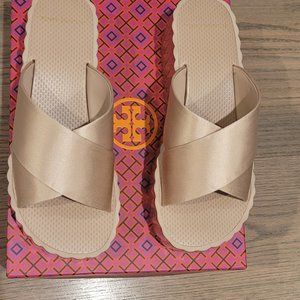 NIB! Tory Burch Scallop Wedge Flip Flop Satin size 10 Bellini Blush